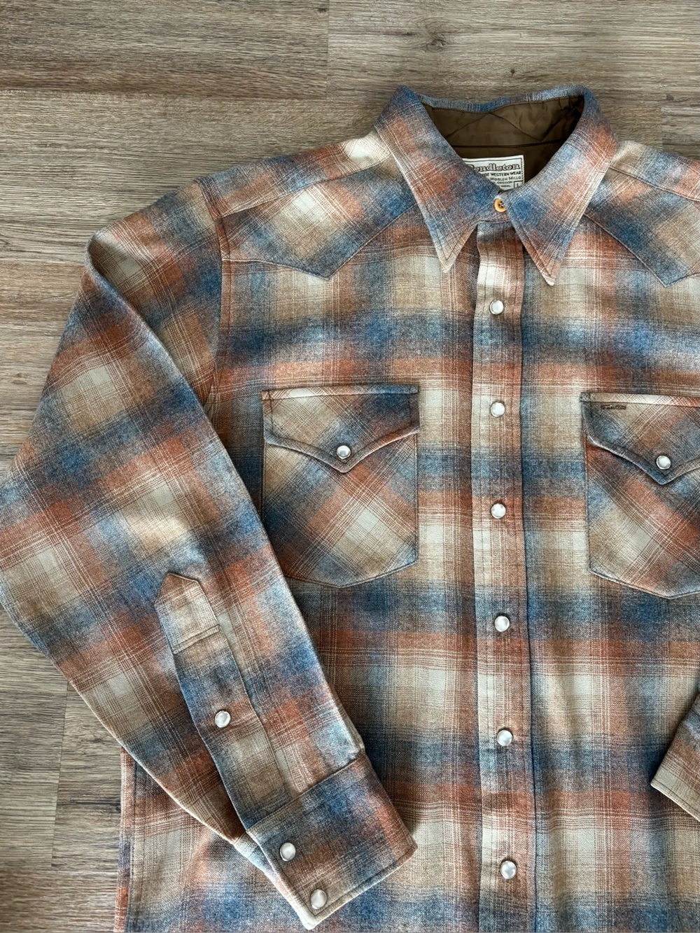 Men’s western Large Lg Pendleton 100% virgin wool Pearl snap. EUC!!  Stunning